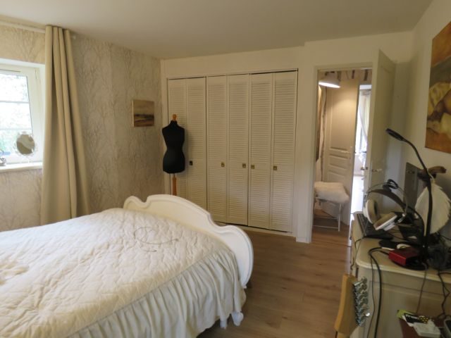 Image No.21-6 Bed House for sale