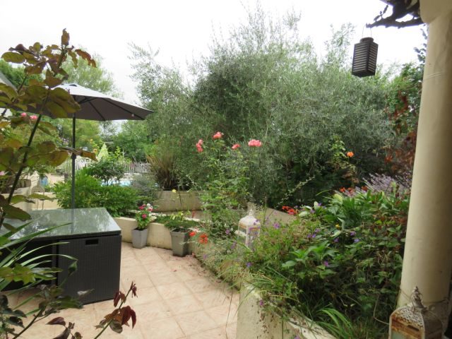 Image No.28-6 Bed House for sale