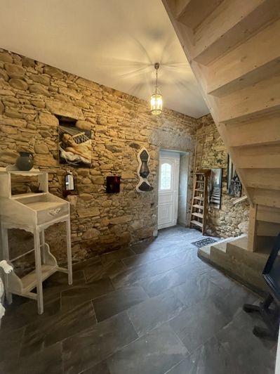 Image No.6-6 Bed House for sale