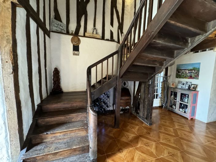 Image No.10-15 Bed House for sale