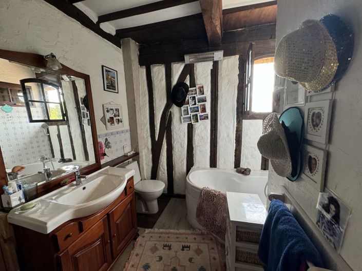 Image No.17-15 Bed House for sale