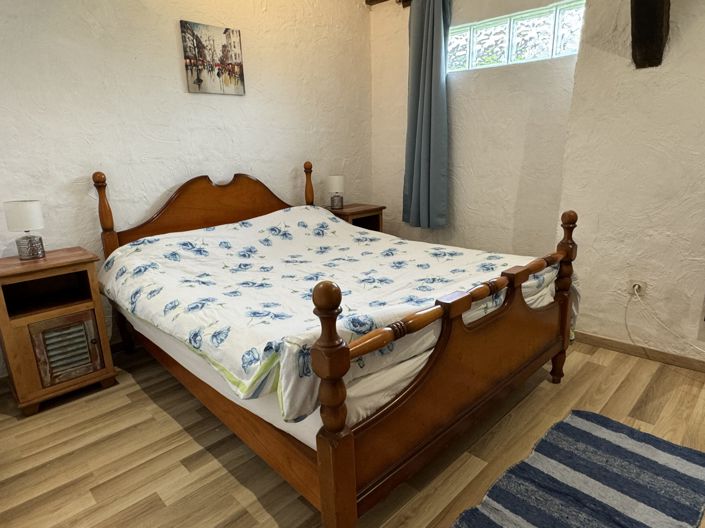 Image No.24-15 Bed House for sale