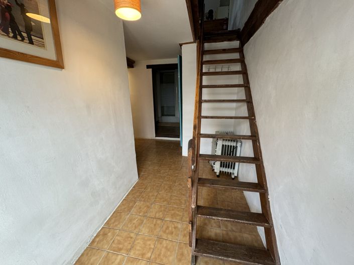 Image No.35-15 Bed House for sale