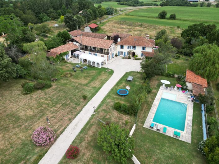 Image No.4-15 Bed House for sale