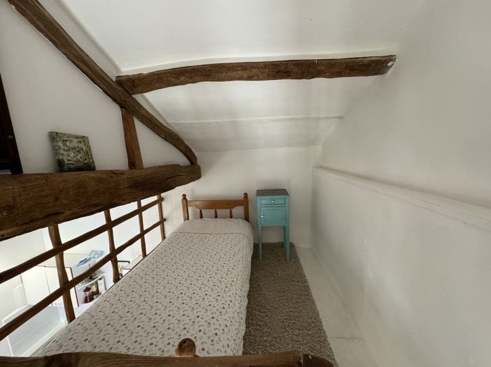 Image No.54-15 Bed House for sale