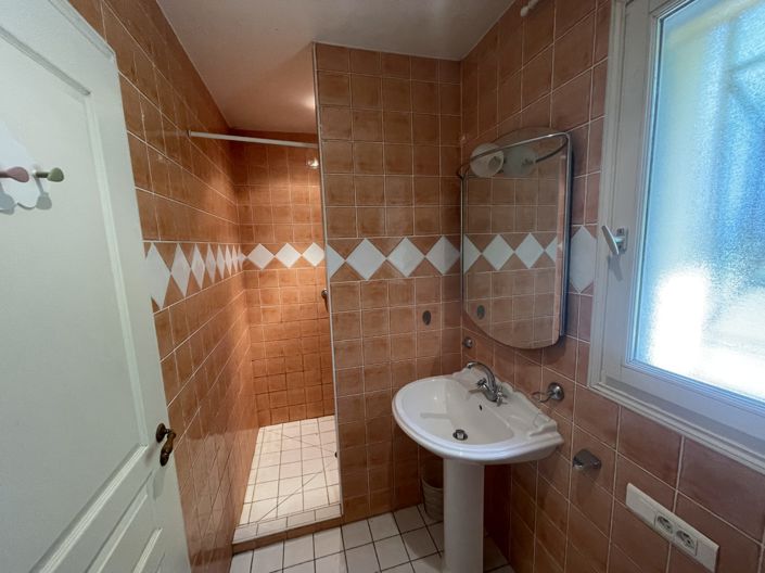 Image No.15-3 Bed Country House for sale