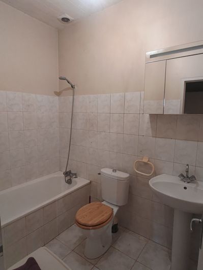 Image No.11-3 Bed House for sale