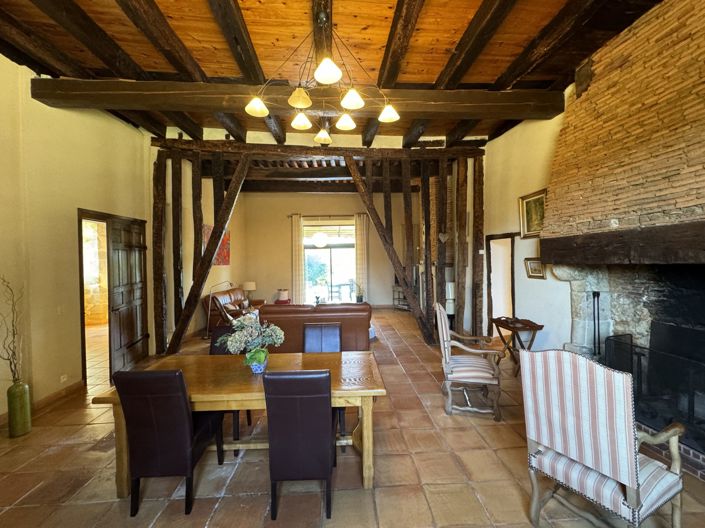 Image No.15-5 Bed House for sale