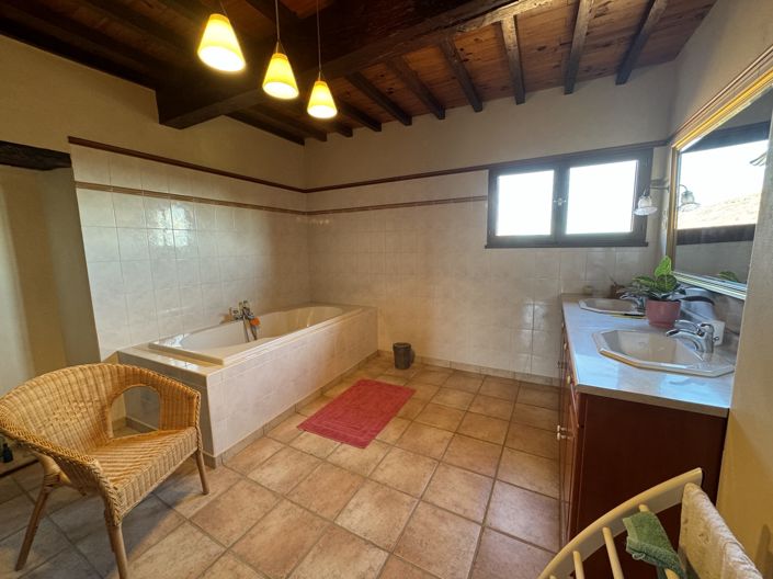 Image No.26-5 Bed House for sale