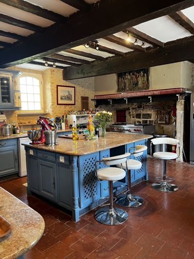 Image No.6-5 Bed House for sale