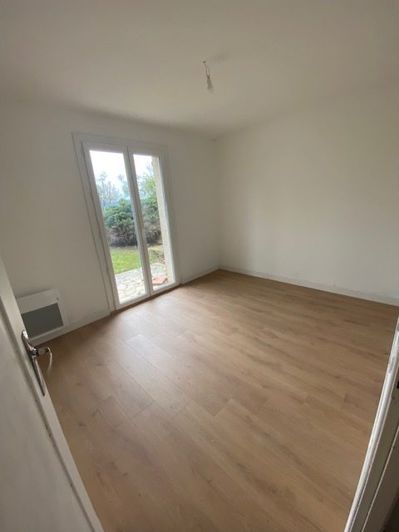 Image No.18-5 Bed House for sale