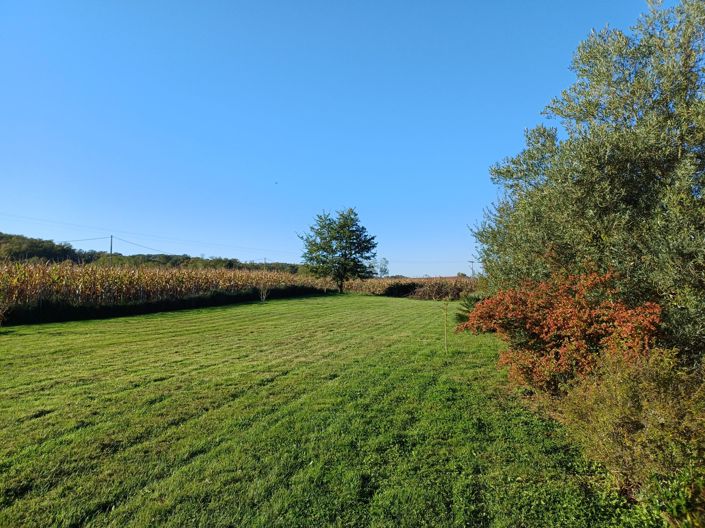 Image No.17-6 Bed House for sale