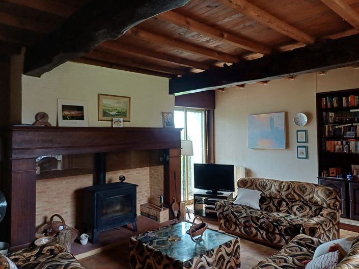 Image No.20-6 Bed House for sale