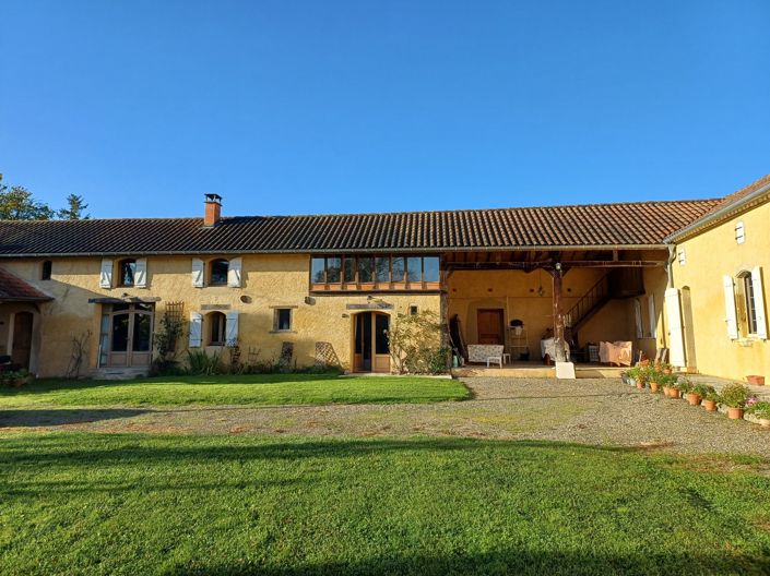 Image No.8-6 Bed House for sale