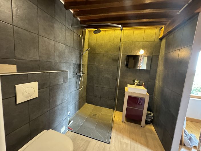 Image No.24-6 Bed House for sale