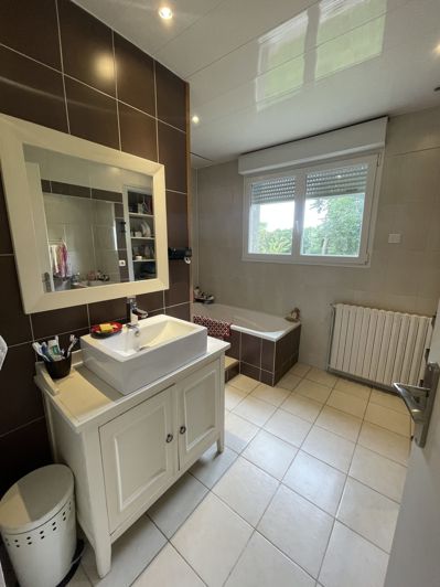 Image No.15-4 Bed House for sale