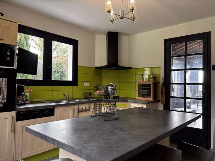 Image No.18-4 Bed House for sale