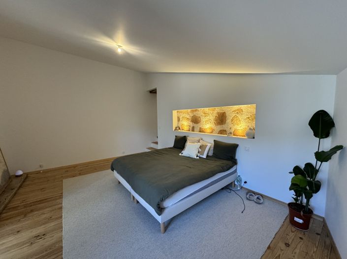 Image No.18-4 Bed House for sale