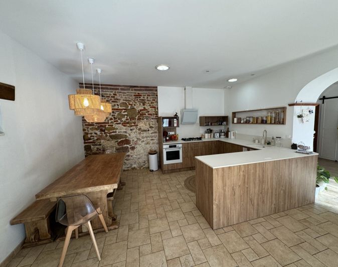 Image No.3-4 Bed House for sale