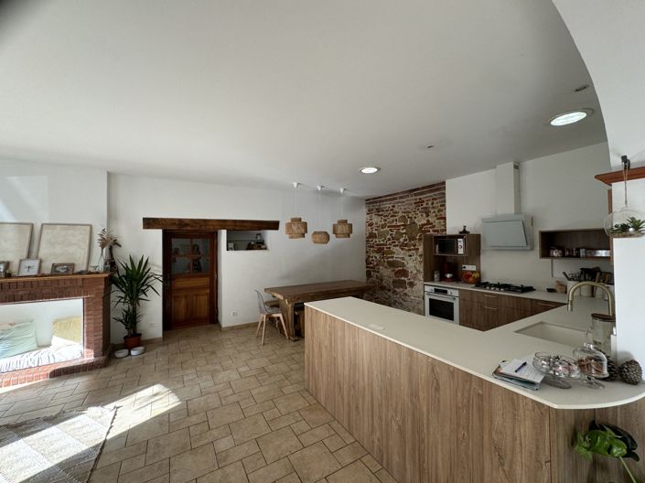 Image No.7-4 Bed House for sale