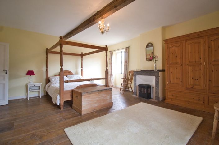 Image No.19-6 Bed House for sale