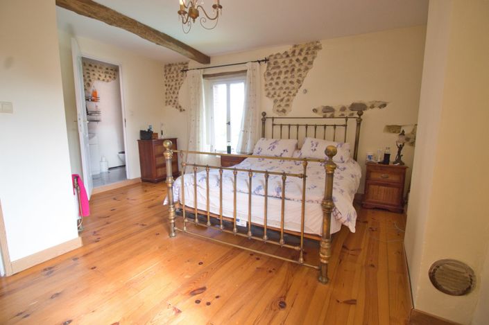 Image No.21-6 Bed House for sale