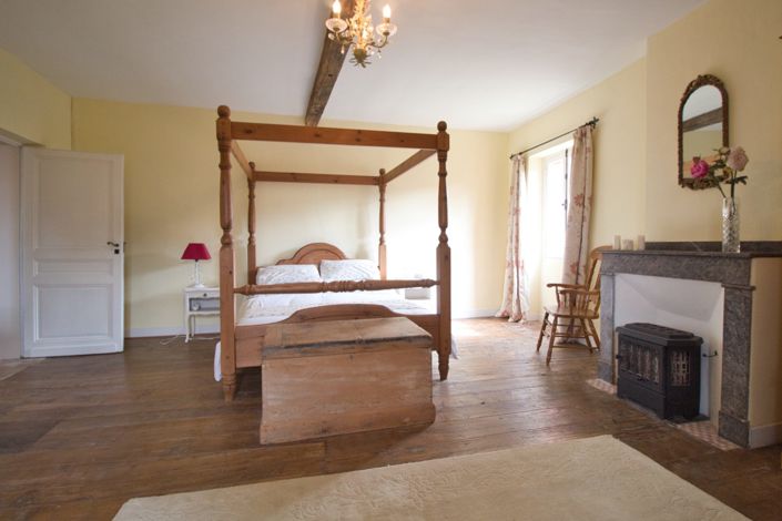 Image No.26-6 Bed House for sale