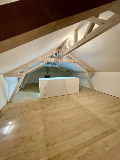 Image No.13-7 Bed House for sale