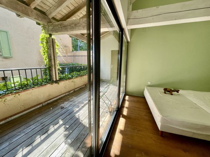 Image No.20-7 Bed House for sale