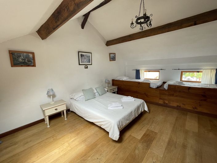 Image No.16-8 Bed House for sale