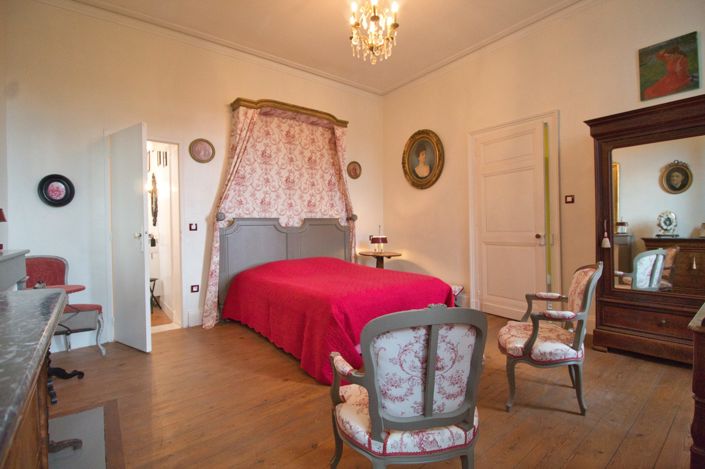 Image No.26-4 Bed House for sale