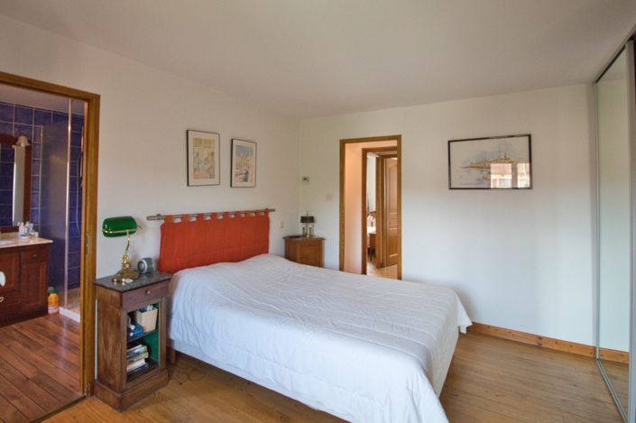 Image No.17-3 Bed House for sale