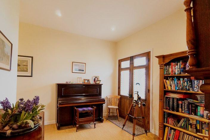 Image No.12-4 Bed House for sale