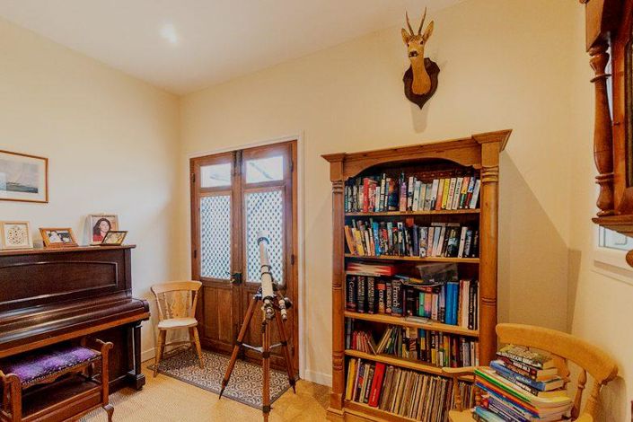 Image No.13-4 Bed House for sale