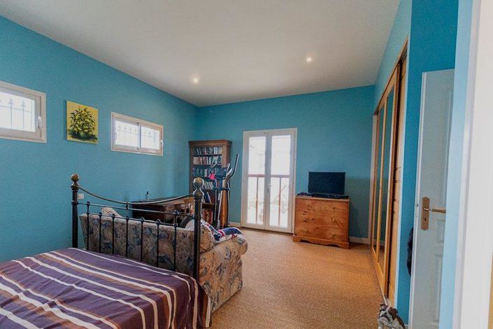 Image No.17-4 Bed House for sale