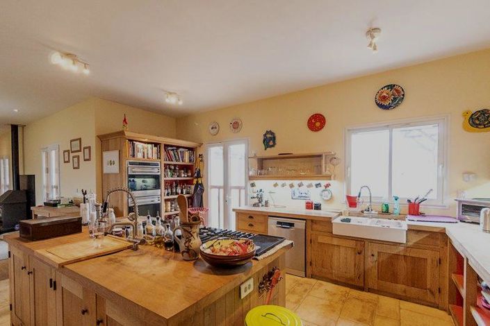 Image No.6-4 Bed House for sale