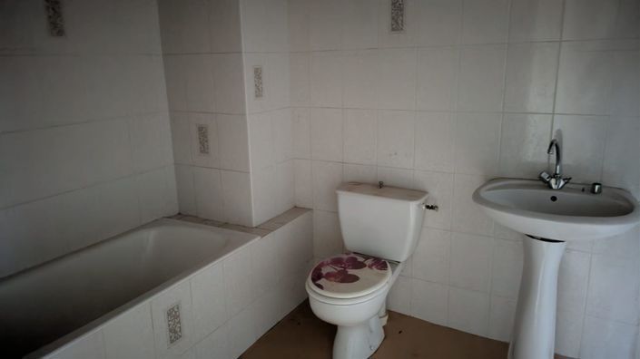 Image No.41-2 Bed House for sale