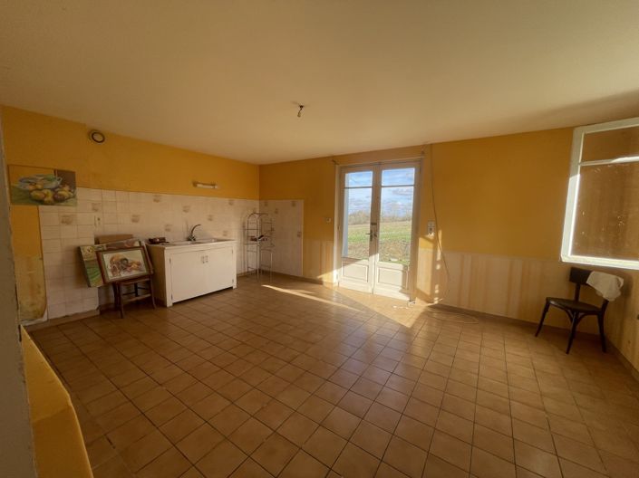 Image No.8-2 Bed House for sale