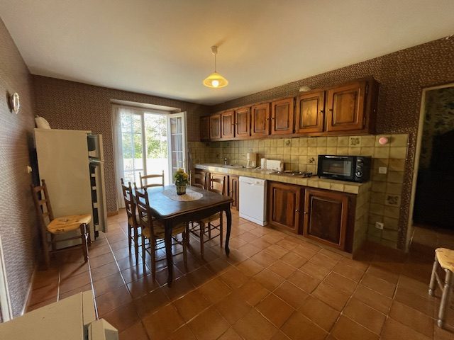 Image No.18-9 Bed House for sale