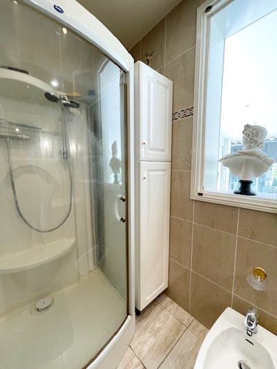 Image No.15-9 Bed House for sale