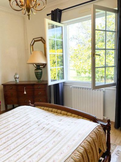 Image No.7-9 Bed House for sale