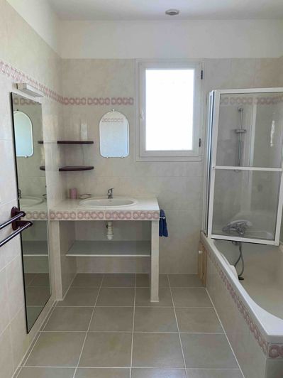 Image No.17-3 Bed House for sale