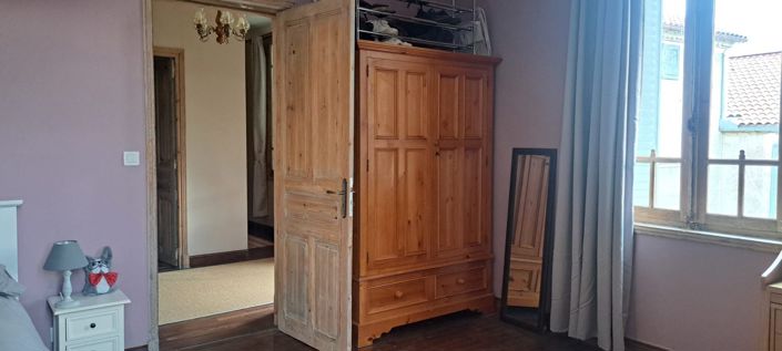 Image No.29-5 Bed House for sale