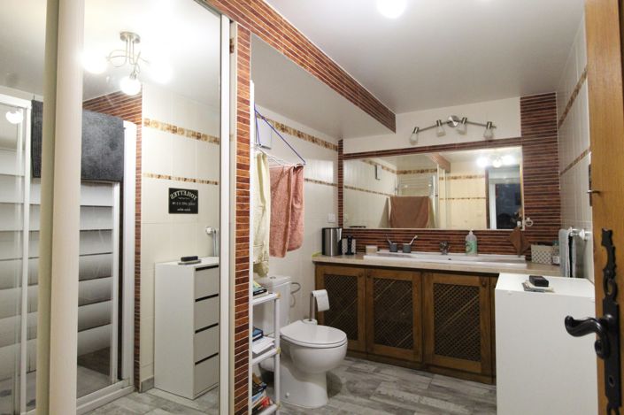 Image No.23-5 Bed House for sale