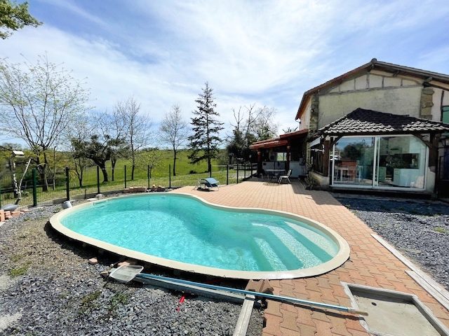 Image No.7-5 Bed House for sale