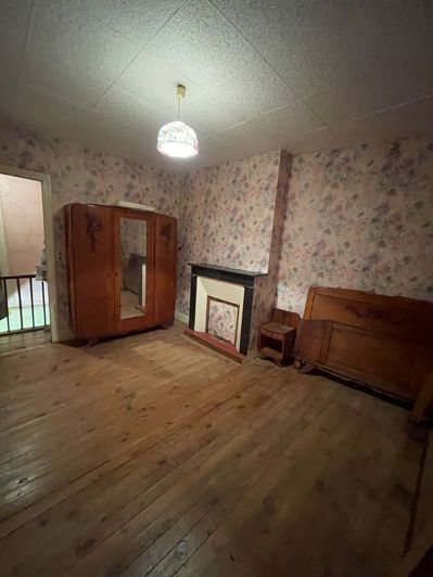 Image No.12-5 Bed House for sale