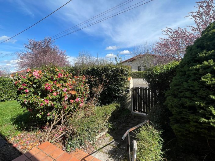 Image No.11-3 Bed House for sale