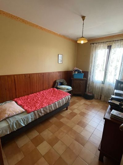 Image No.24-3 Bed House for sale