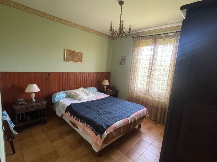 Image No.8-3 Bed House for sale