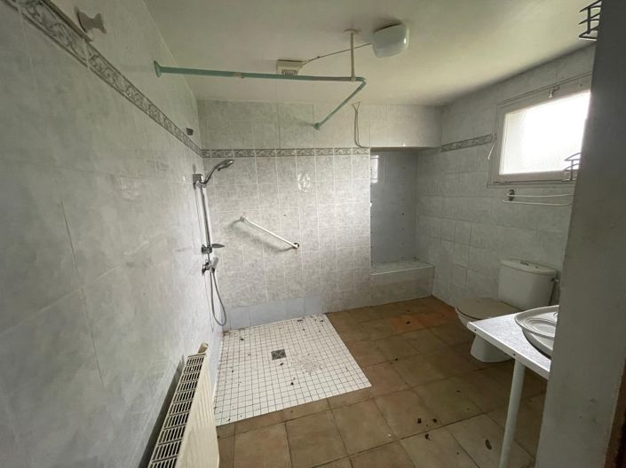 Image No.8-4 Bed House for sale